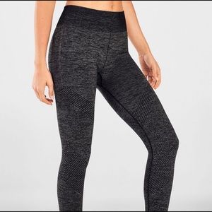 NWOT Fabletics seamless Mid rise pants